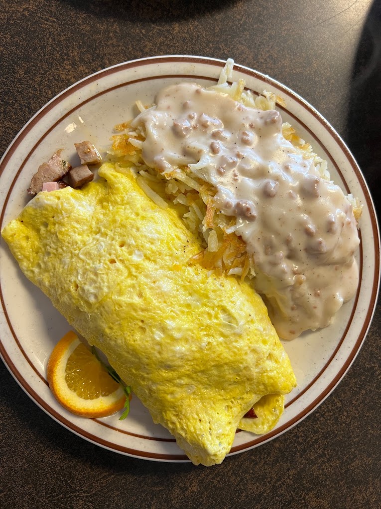 omelet, hash browns with gravy