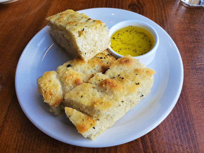 Bugatti's Italian Restaurant, oregon, foccacia bread