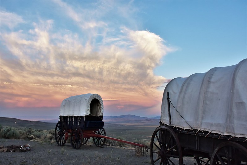 baker city, covered wagons, interpretive center