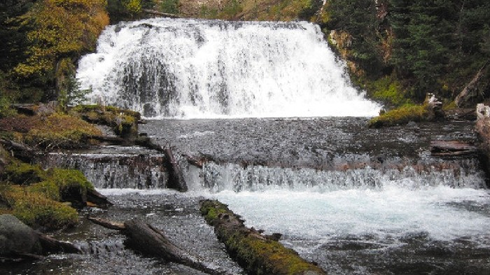 waterfall hikes