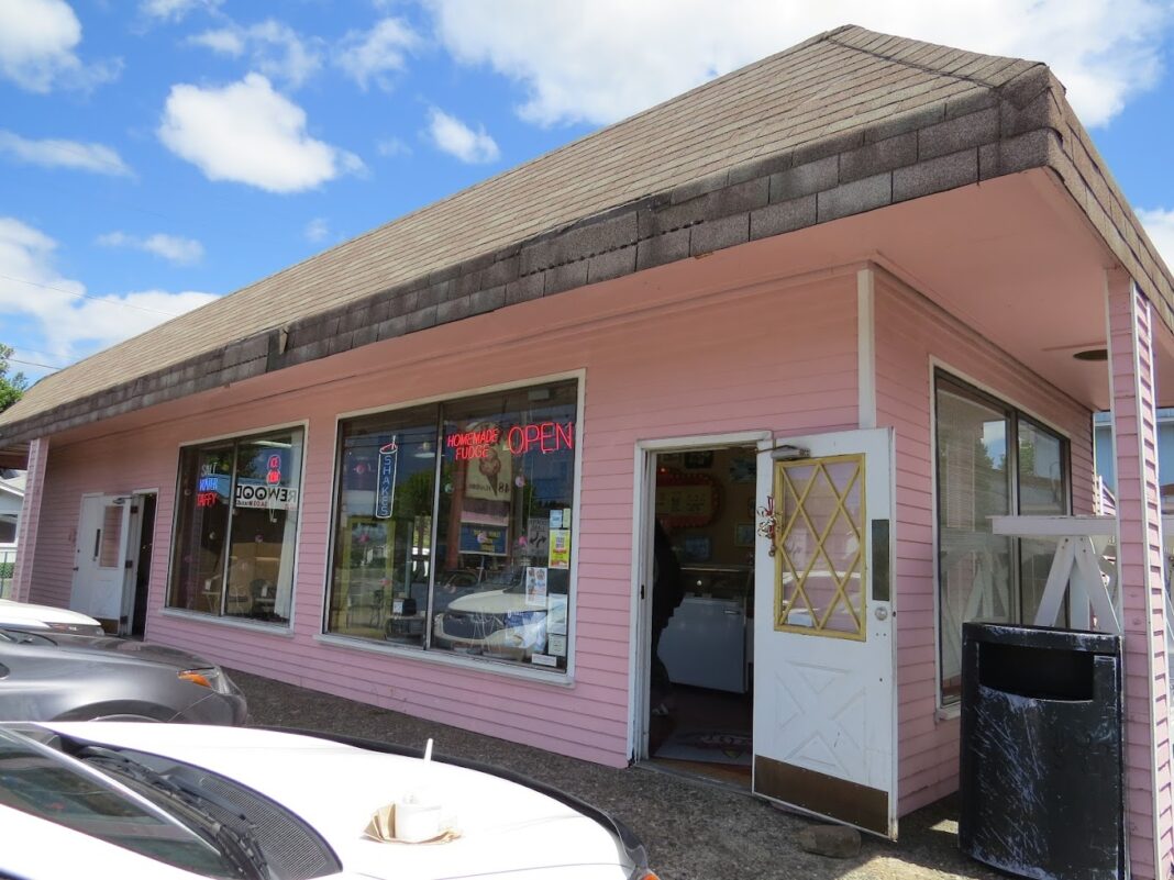 BJ’s Ice Cream Parlor in Florence Has Been Going Strong for 45 Years