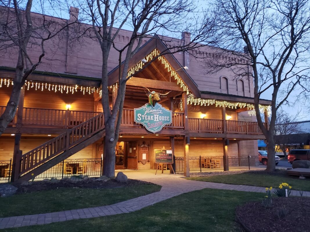 Satisfy Your Carnivorous Cravings At This Oregon Steakhouse And Western