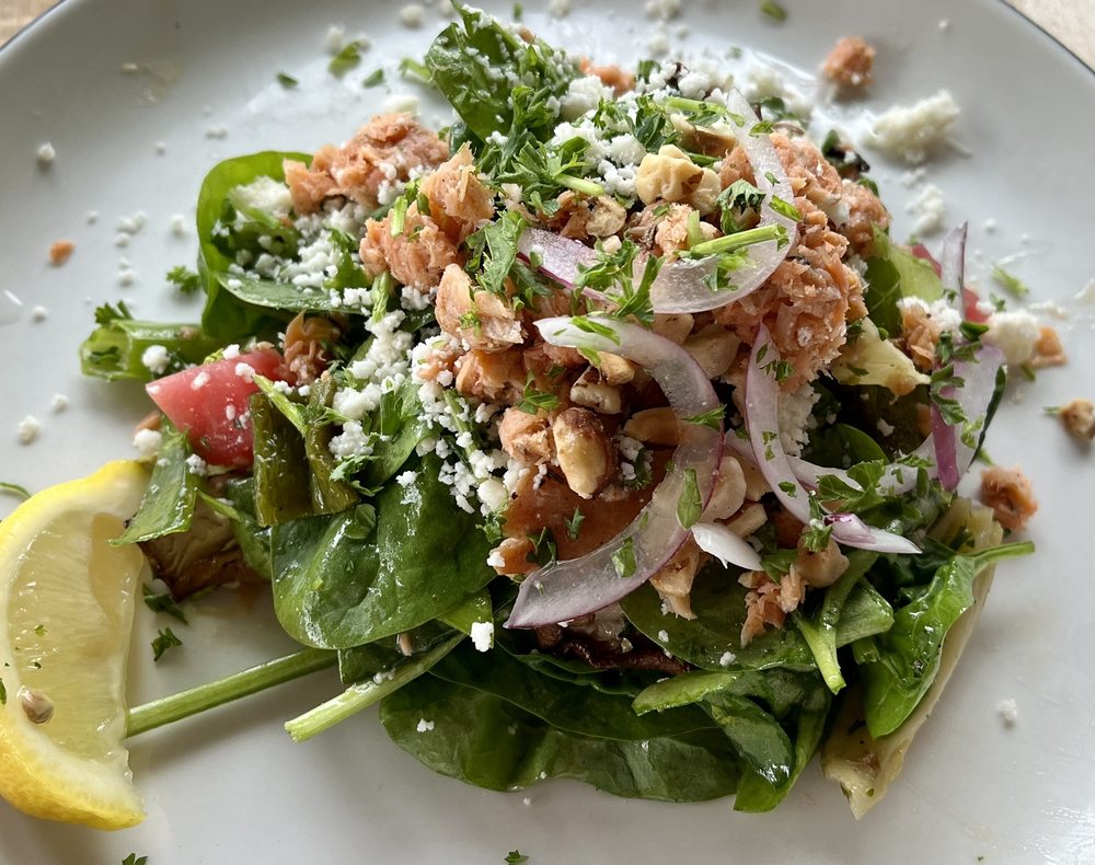 A smoked salmon salad. This looks delicious.