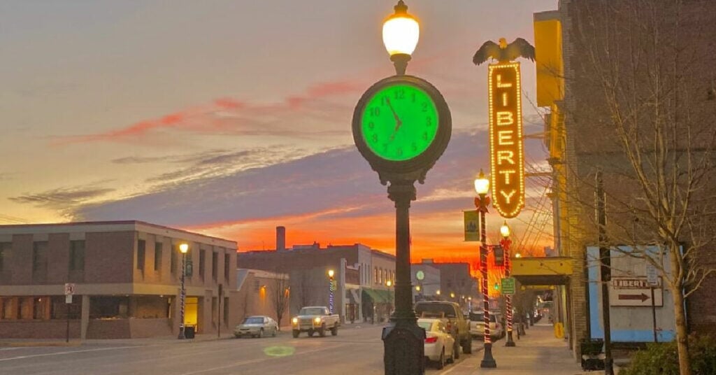 Kauffman's Market, La Grande, Eastern Oregon, Family Owned, Support Local, Fresh Ingredients, Farm to Table, Union County, Raw Milk, Farm Eggs, Local Honey, Homemade Pie, Sandwiches, Deli, Soups, Produce, Holiday Gifts, Road Trips