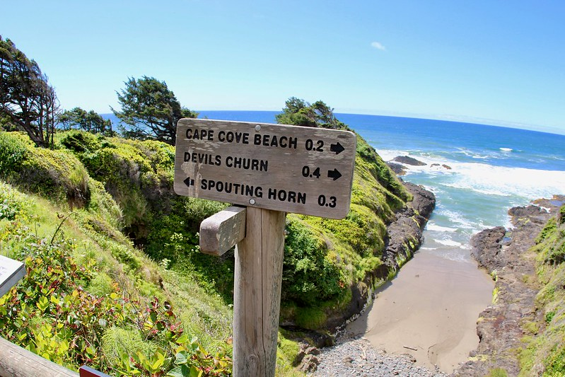 Trail marker to Spouting Horn and Devil's Churn