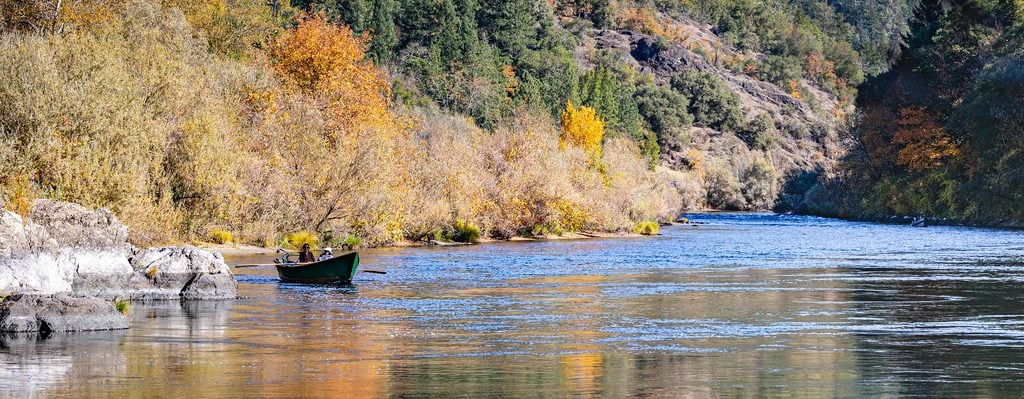 fall colors oregon, autumn foliage, where to go, things to do, full guide, columbia river gorge, wine country, portland hikes, coast range, central oregon, southern oregon, steens mountain, elkhorn scenic byway, sumpter valley railroad, drake park, ashland, deschutes river, waterfalls, rogue river, umpqua national forest, covered bridges