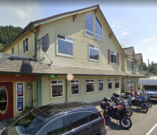 Drift Inn Restaurant and Hotel, Yachats, Oregon, Best Restaurants, Oregon Coast, Ocean View, Seafood, Wood-Fired Pizza, 101, Where to Eat