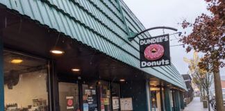 dundee's donuts