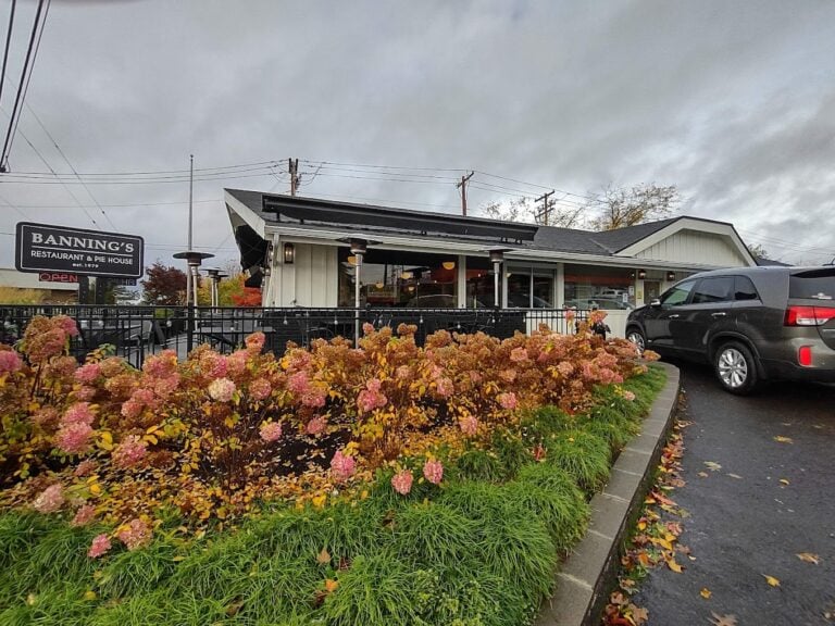 This Beloved Tigard Restaurant Has Been Serving Comfort (And Legendary Pie) Since 1979