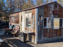 Goebel's Country Store, Shady Cove, Southern Oregon, Medford, Best Barbeque in Oregon, Real Texas BBQ, Off the beaten path, Rogue River, pulled pork, burnt ends, brisket, smoked chicken, family style, restaurants, places to eat