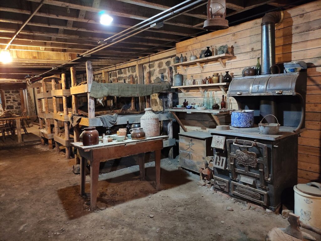 A room on the underground tour. There's an old cooking stove.