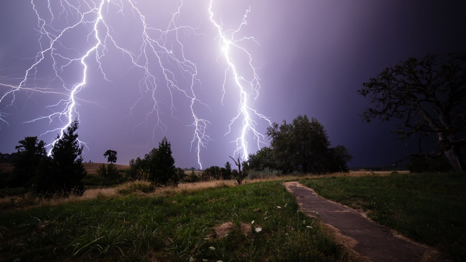 lightning strike oregon