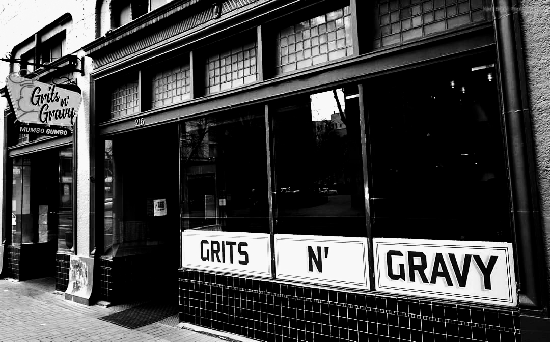 Find Out Why This Popular Oregon Cafe Keeps Receiving 5-Star Reviews About its Grits and Gravy