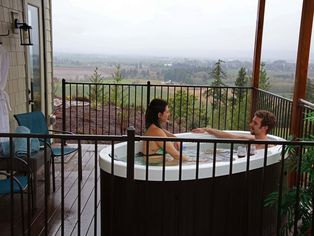 Kiwanda suite private hot tub