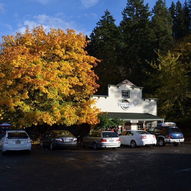 The outside of the Apple Valley Country Store.