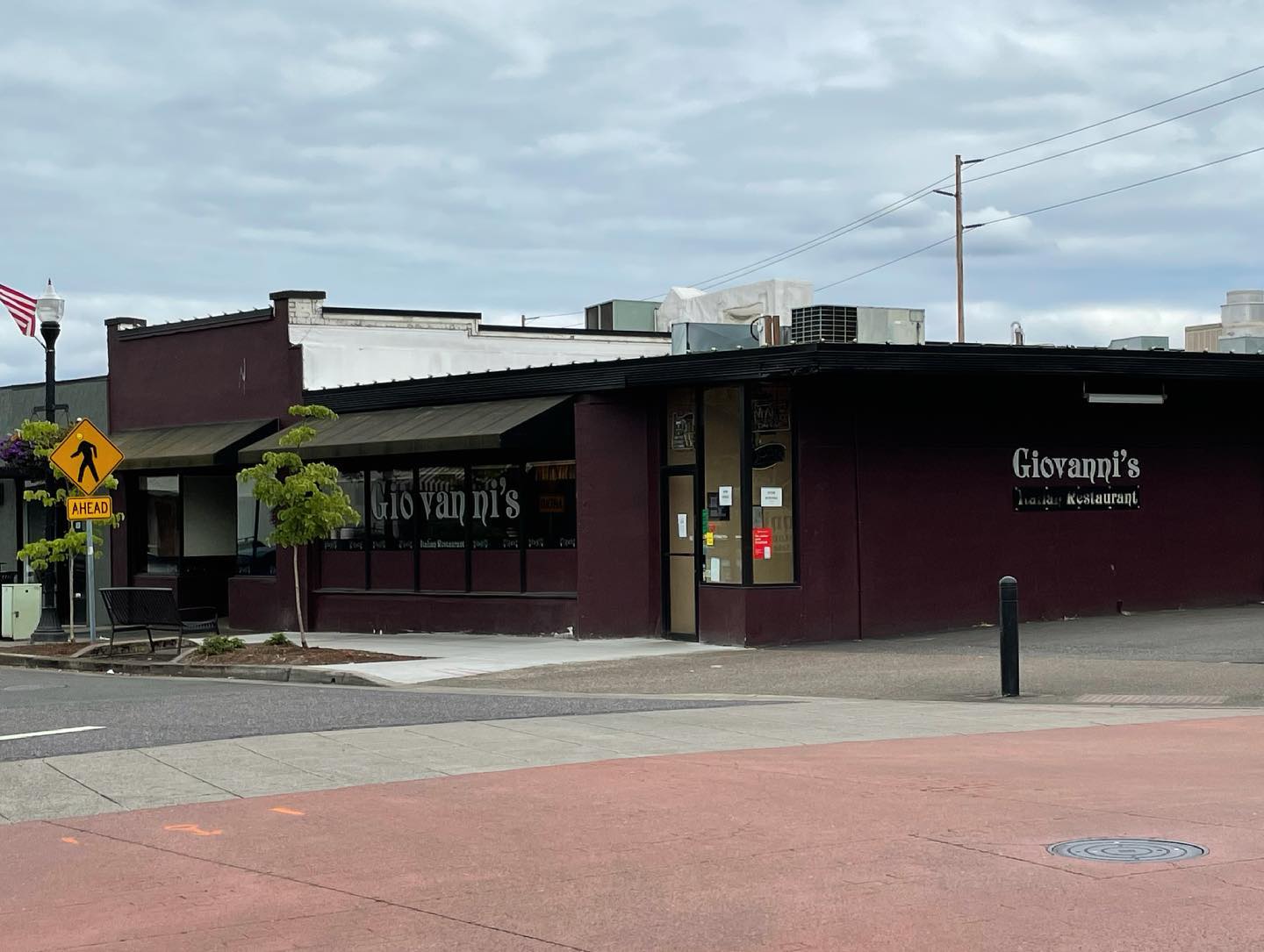 The exterior of Giovanni's Restaurant in Beaverton, Oregon.