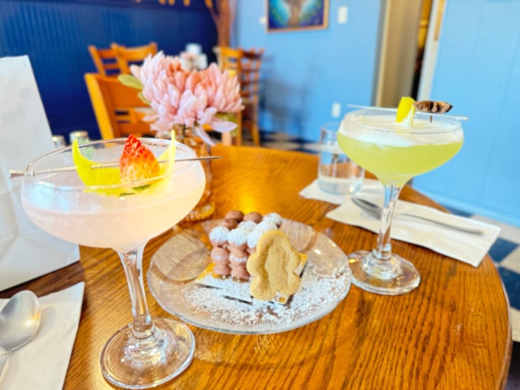 Cocktails and dessert