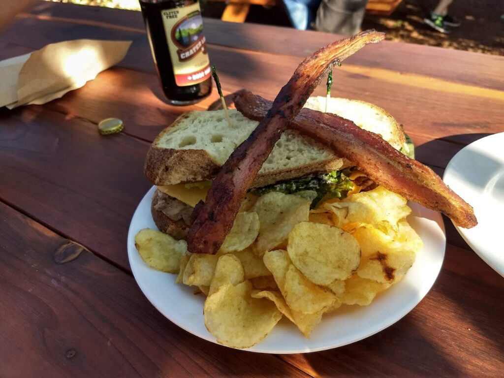 sandwich with bacon