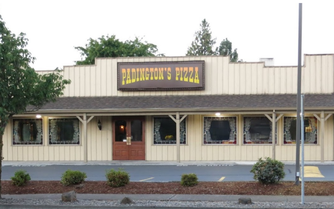 This Old School Pizza Parlor in Oregon Serves Up Nostalgia with Every Slice