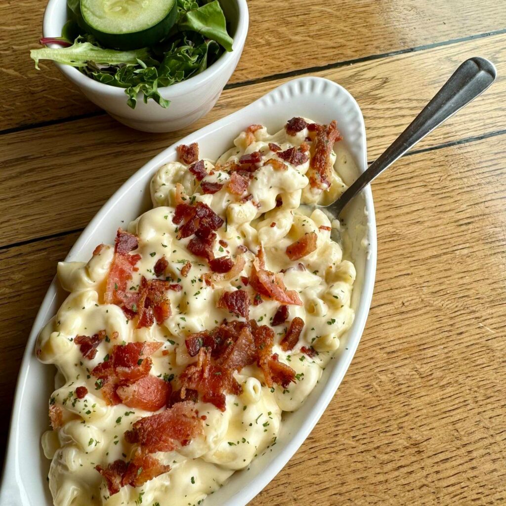 Delicious looking baked mac and cheese.