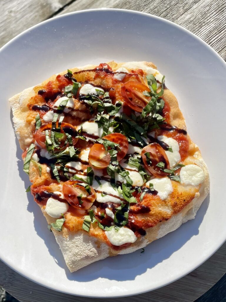 A flatbread pizza.