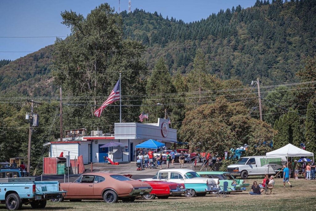 tommy's all-american burger company, myrtle creek, southern oregon, douglas county, good eats, 50s diner, ice cream, better than dairy queen, cheeseburgers, taco tuesday, retro atmosphere, jukebox, daily specials, fish and chips, i-5 corridor, near roseburg, must stop