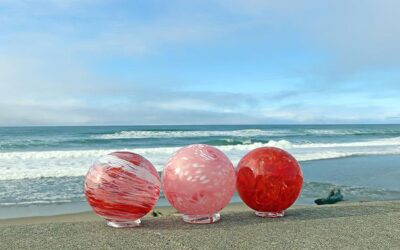 Find Red, Pink, and White Glass Floats This Valentine’s Day in Lincoln City