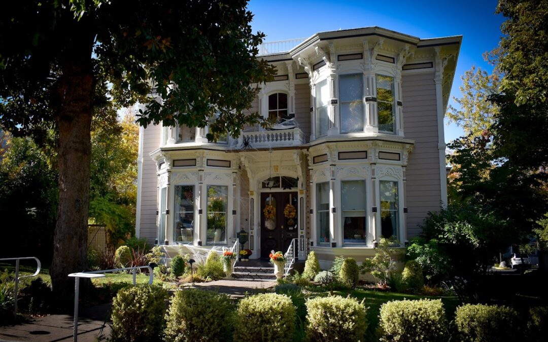 Stay in this Historic Mansion in Oregon, Just Steps Away from World-Class Theater