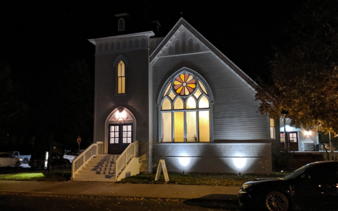 Worship in Pepperoni Heaven at This Old Central Oregon Church Turned Pizzaria