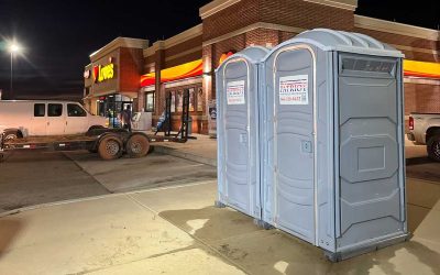 Travelers Agree: This Gas Station Port-a-Potty is a ‘Spiritual Oasis in a Plastic Shell’