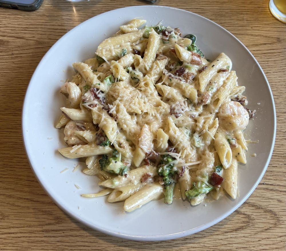 Broccoli bacon jalapeno pasta with shrimp.