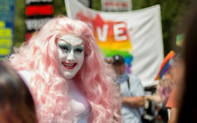 Oregon Middle School Hosts Drag Day, Encourages Kids to Cross-Dress