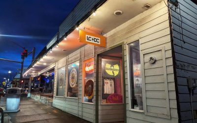 This Oregon Coast Donut Shop is So Popular, the Shelves Are Bare by Mid-Morning