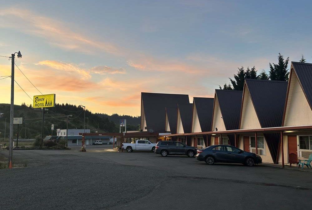 This Retro A-Frame Motel In Oregon Is A Roadside Gem Straight Out Of The 1960s