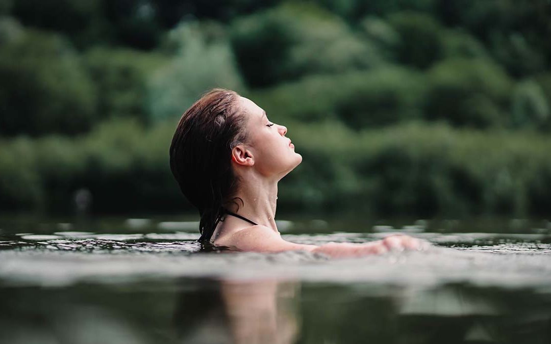 Experts Say Hot Springs Are the Secret to Romance if the Right Person Sees You
