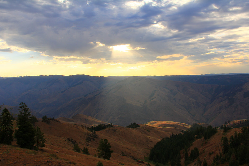 A sweeping view of the Hells Canyon Wilderness from high up above.
