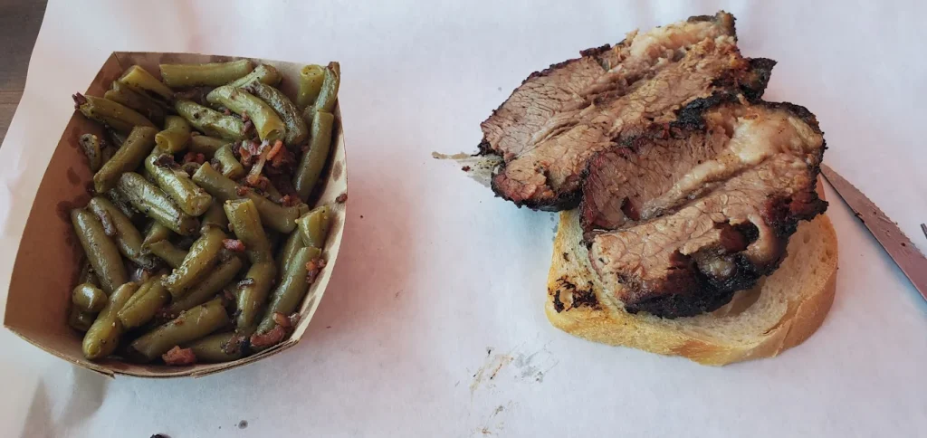 Green beans and delicious meat at Rattlesnake BBQ.