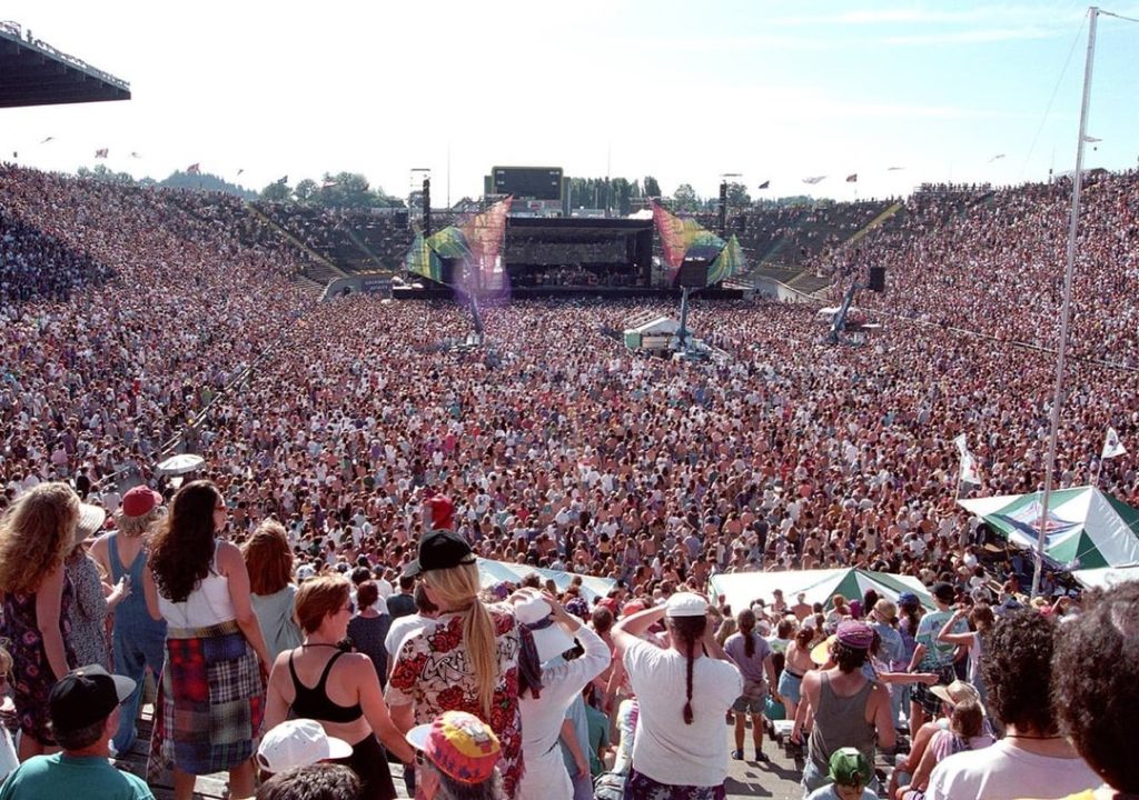The Grateful Dead kicked off their final Eugene visit in 1994
