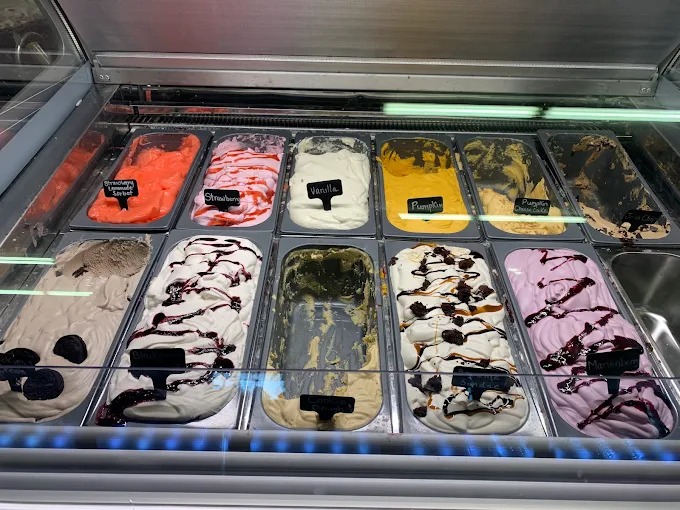 Homemade ice cream and fall treats at Red Berry Barn Oregon