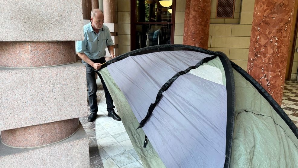 Paul Rudinsky protesting at Portland City Hall