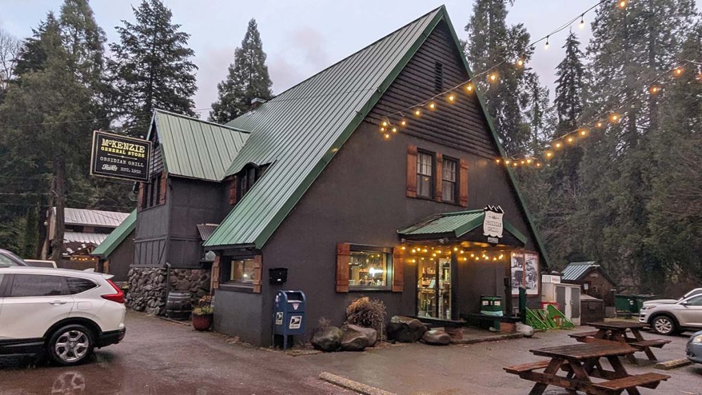Outside photo of the Mckenzie River Store in Oregon