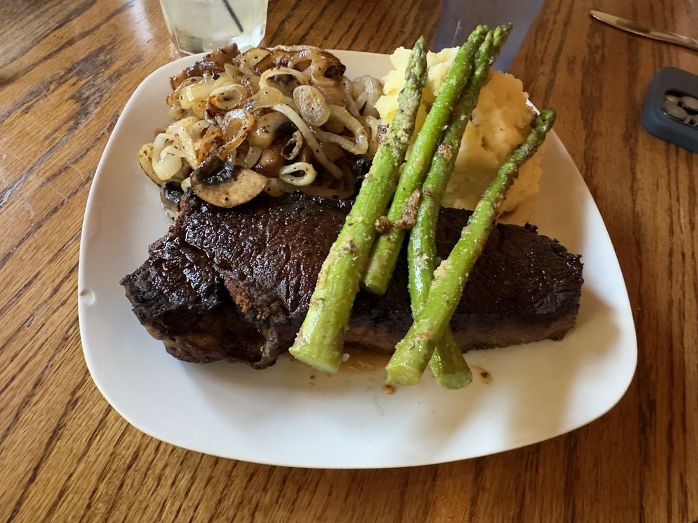 steak at mckenzie station pub