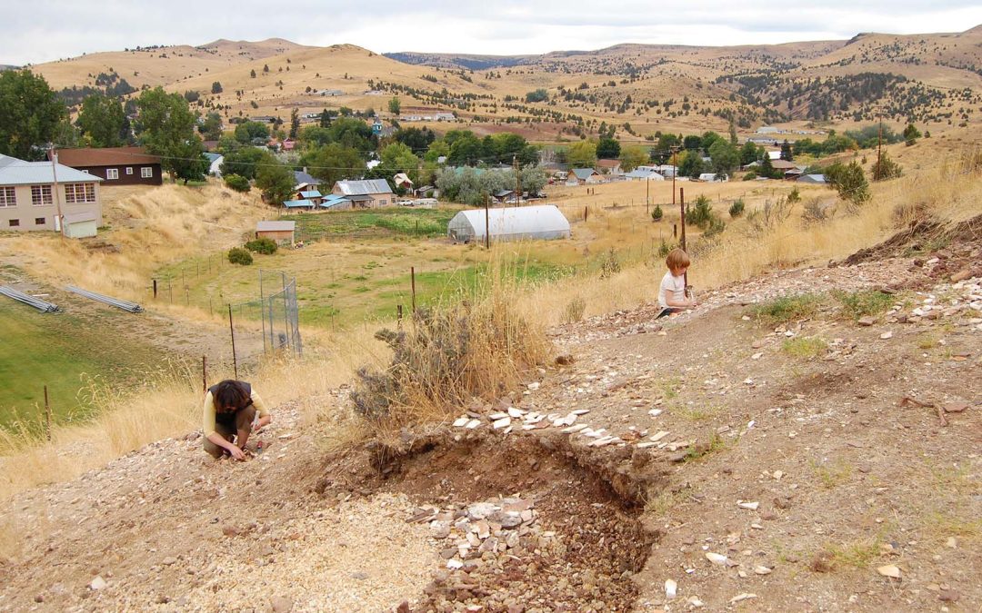 Unearth 30-Million-Year-Old Fossils Behind This Oregon High School