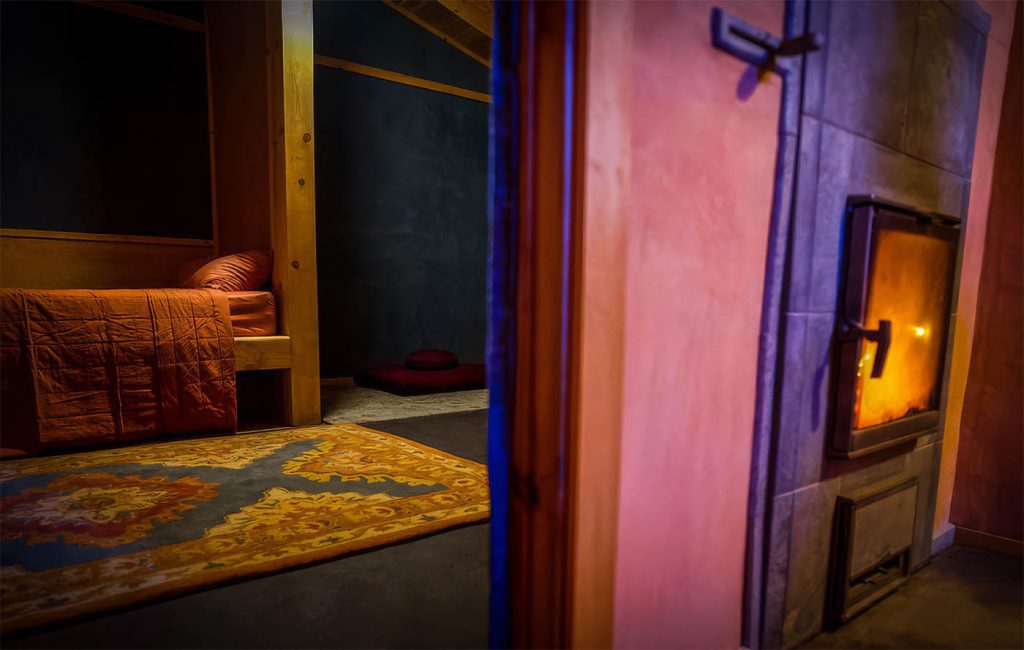 sky cave retreat, southern oregon, total darkness, aaron rodgers, klamath falls, ashland, dark retreats, meditation, mysterious places, self care, weird oregon