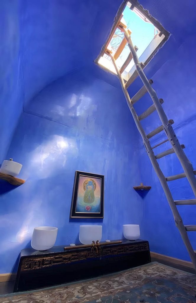 sky cave retreat, southern oregon, total darkness, aaron rodgers, klamath falls, ashland, dark retreats, meditation, mysterious places, self care, weird oregon