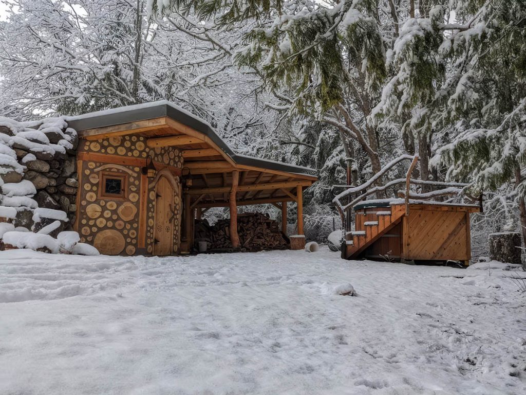 sky cave retreat, southern oregon, total darkness, aaron rodgers, klamath falls, ashland, dark retreats, meditation, mysterious places, self care, weird oregon
