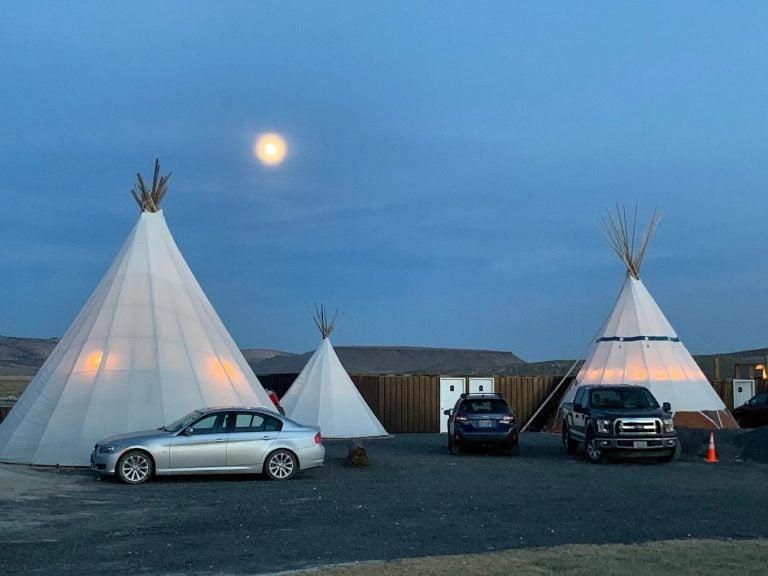 This Oregon Hot Springs Feels Like The Edge Of The World, And The Teepee Hot Tub Setup Is Pure Magic