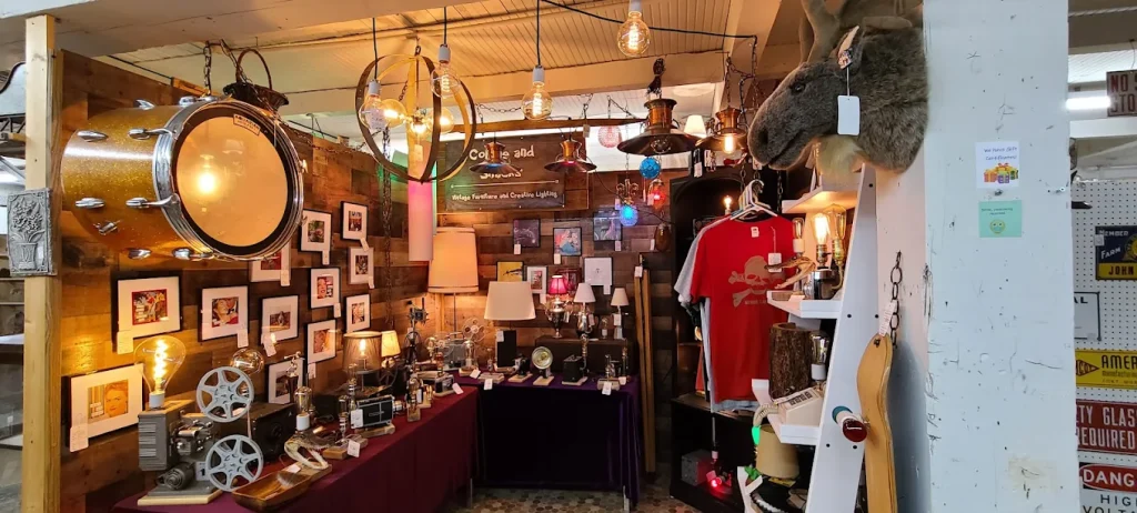 A display in Phog Bounders Antique Mall in Astoria, Oregon.