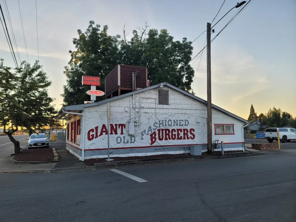 The outside of Giant Burger in Springfield, Oregon.