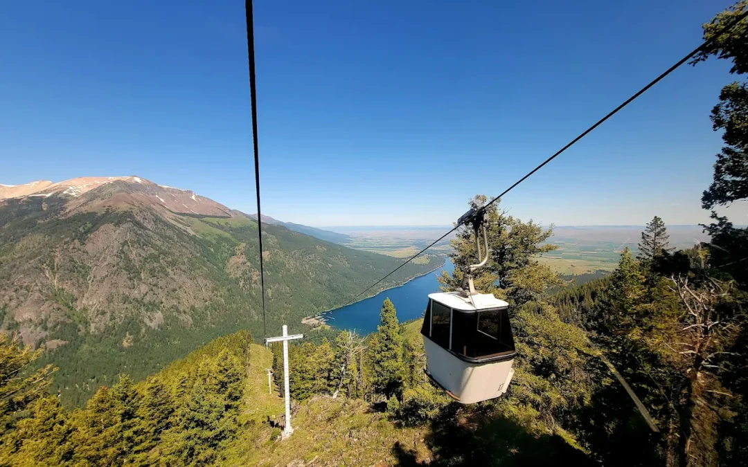 This Insanely Steep Gondola Ride In Oregon Ends At The State’s Highest Restaurant